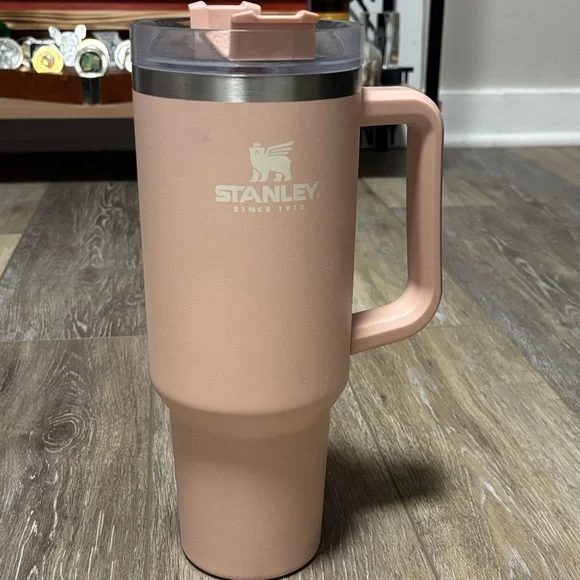 Stanley Pink 40oz - Picture 1 of 1